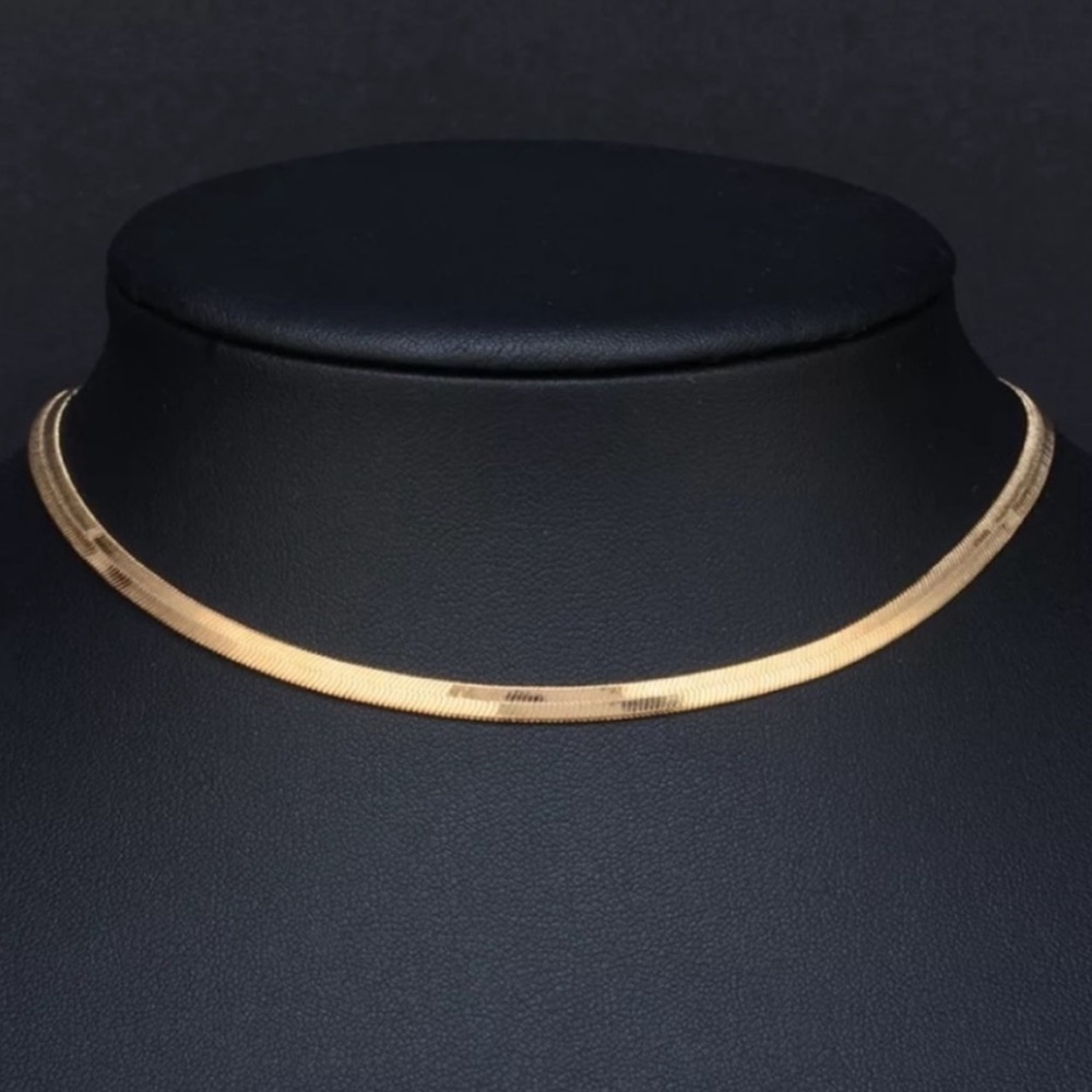 NEW “18” GOLD HERRINGBONE FLATE CHAIN NECKLACE, NICE NECKLACE, CUTE NECKLACE - Picture 2 of 3